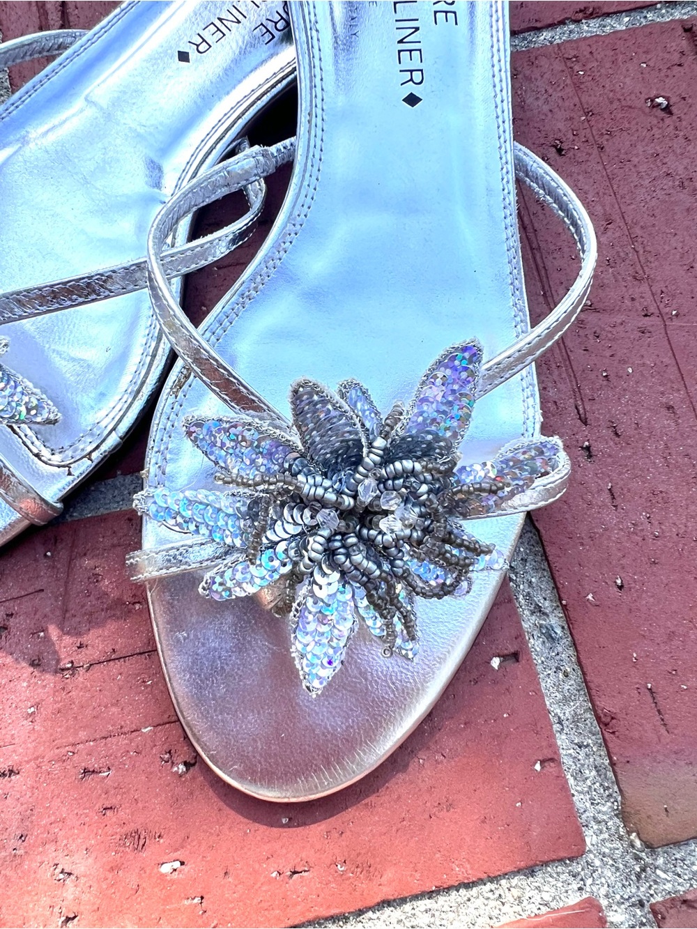 DONALD J. PLINER COUTURE Silver Floral Sequin Sandals - Picture 8 of 8